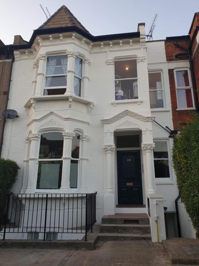 Cozy Muswell Hill 1-Bedroom Flat Лондон Екстер'єр фото