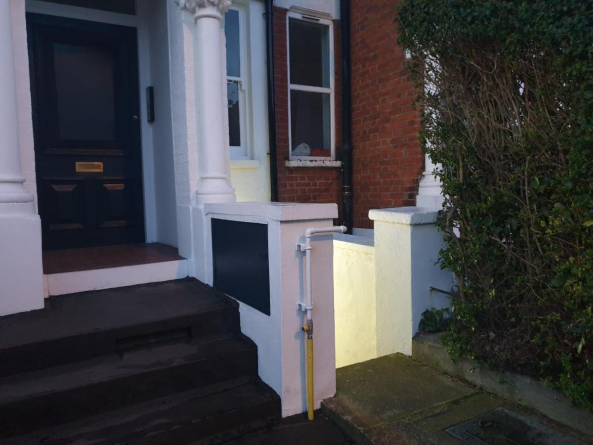 Cozy Muswell Hill 1-Bedroom Flat Лондон Екстер'єр фото